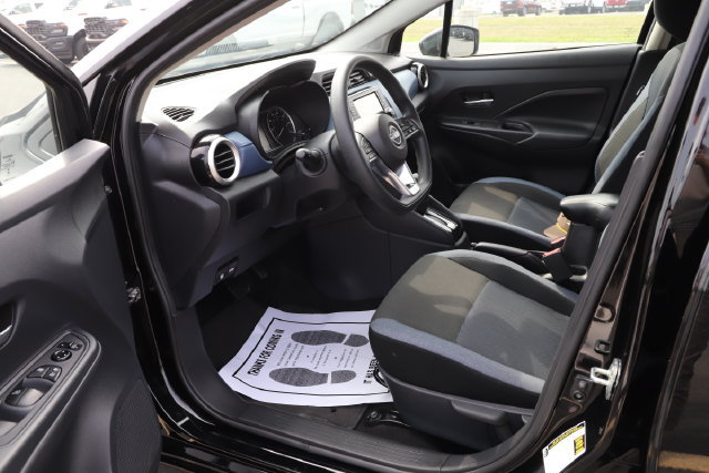 Used 2025 Nissan Versa SV FWD image 10