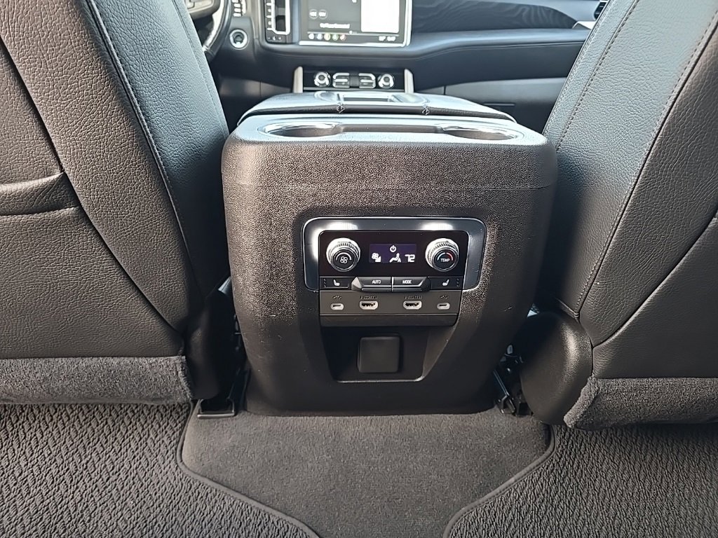 Used 2021 GMC Yukon XL Denali image 27