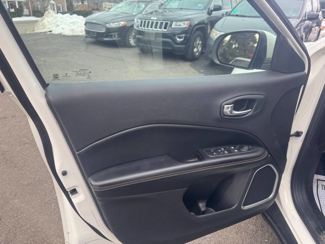 Used 2019 Jeep Compass Latitude w/ Cold Weather Group image 11
