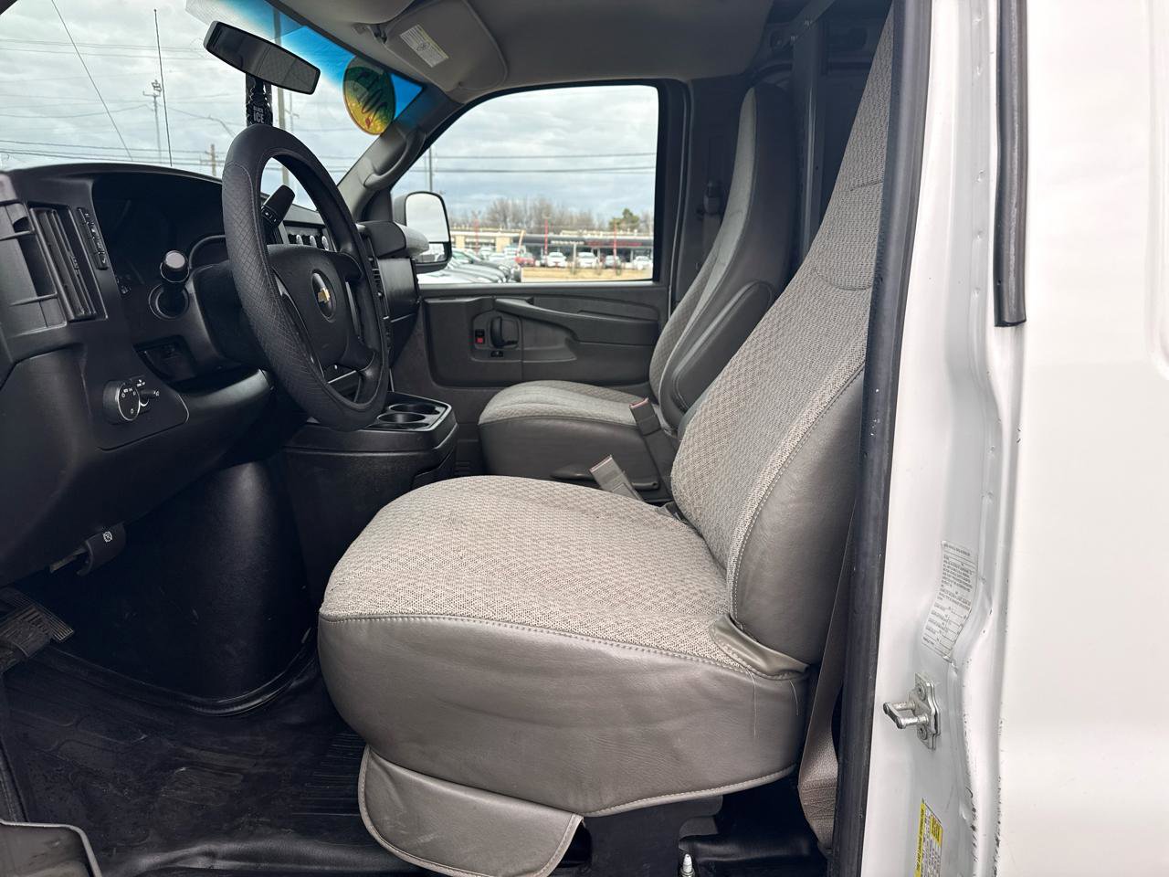 Used 2015 Chevrolet Express 2500 image 11