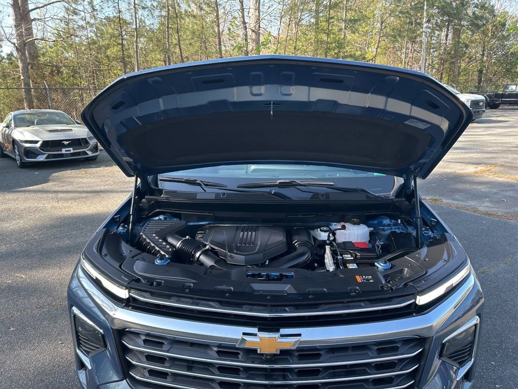 Used 2024 Chevrolet Traverse LT w/ Trailering Package image 14