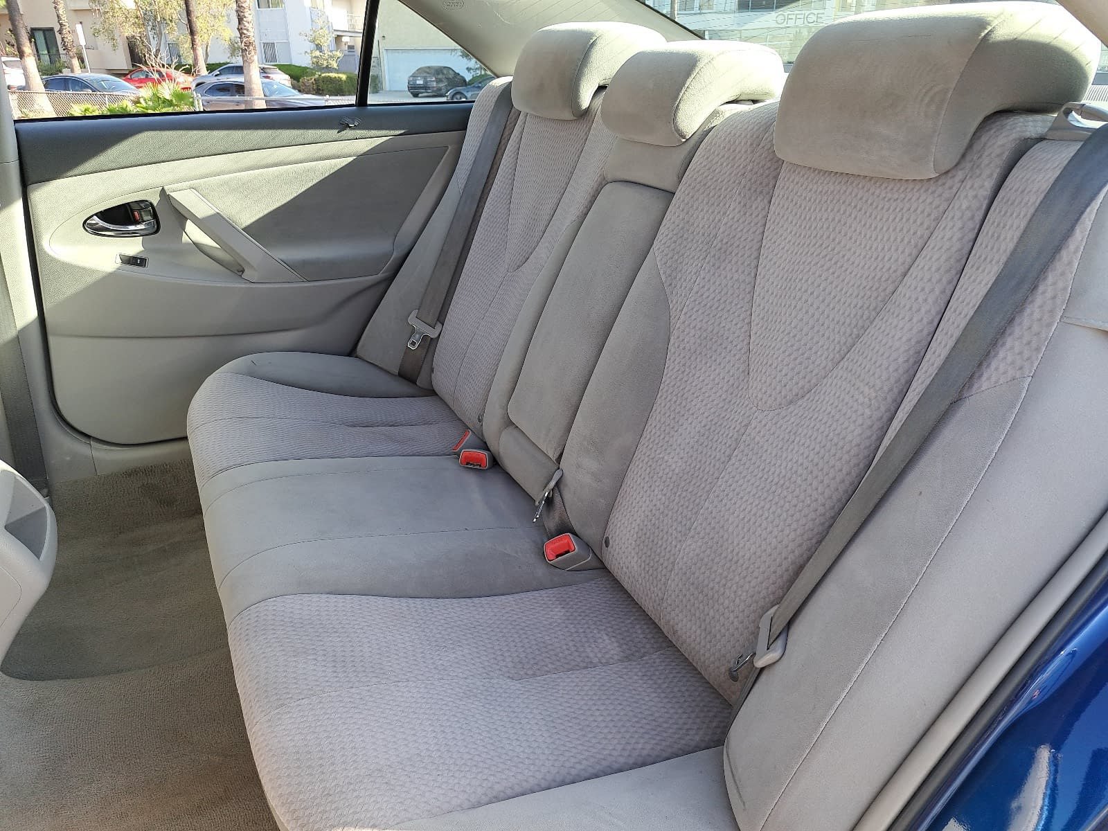 Used 2011 Toyota Camry LE FWD image 13