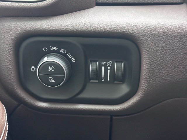 New 2026 RAM 3500 Laramie AWD/4WD image 16