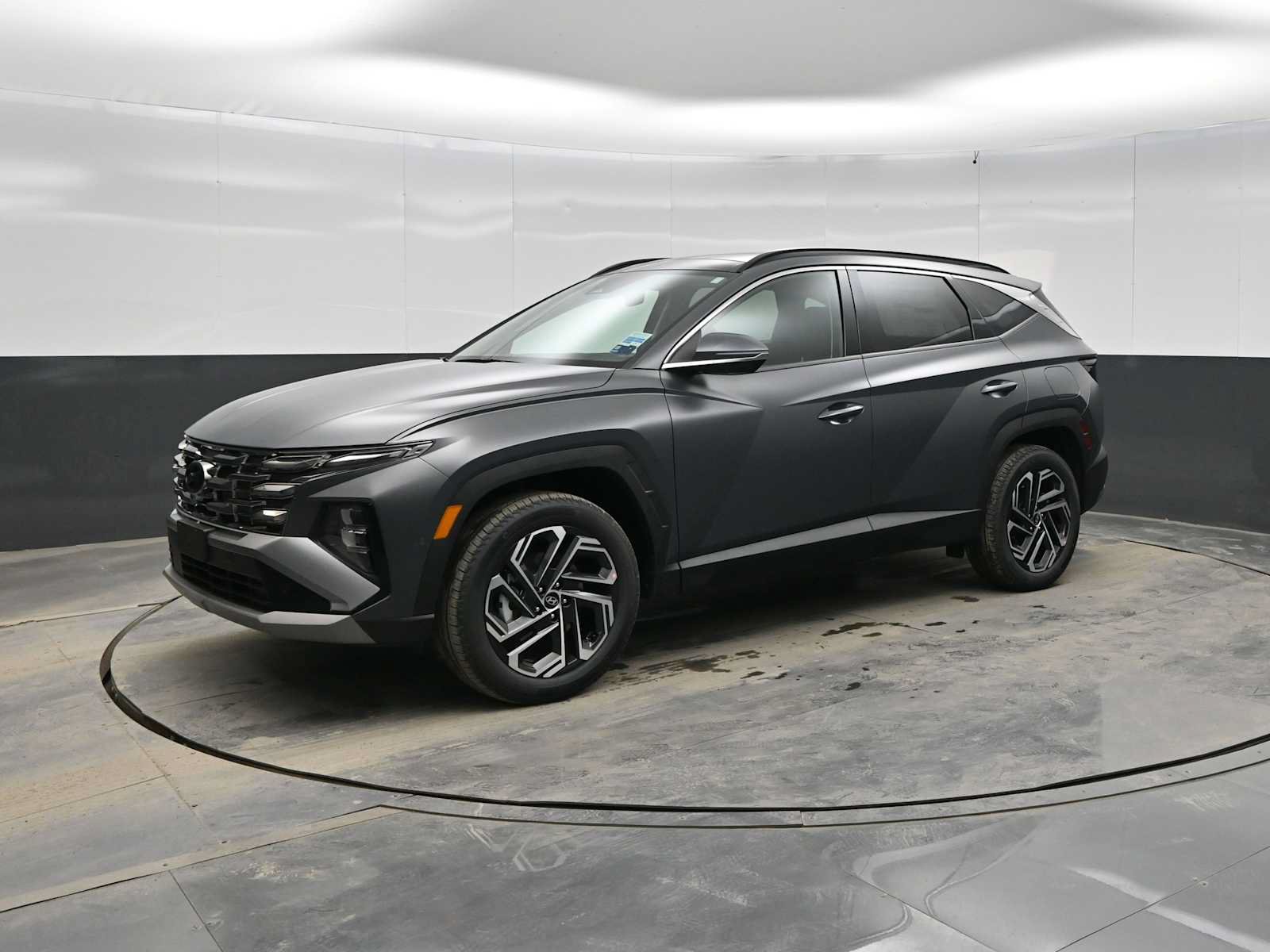 New 2026 Hyundai Tucson Limited AWD/4WD image 1