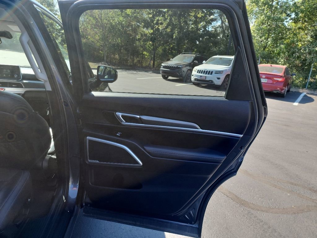 Used 2021 Kia Telluride LX image 34