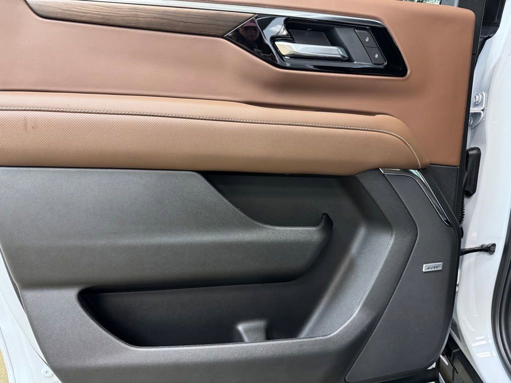 New 2026 Chevrolet Suburban High Country AWD/4WD image 15