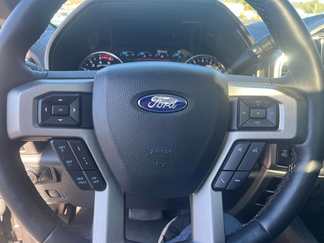 Used 2022 Ford F250 Platinum w/ Tremor Off-Road Package image 17