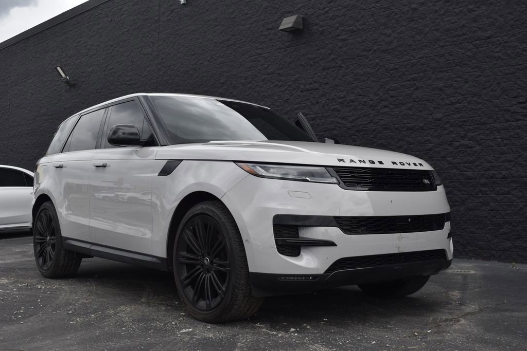 Used 2024 Land Rover Range Rover Sport SE AWD/4WD image 7