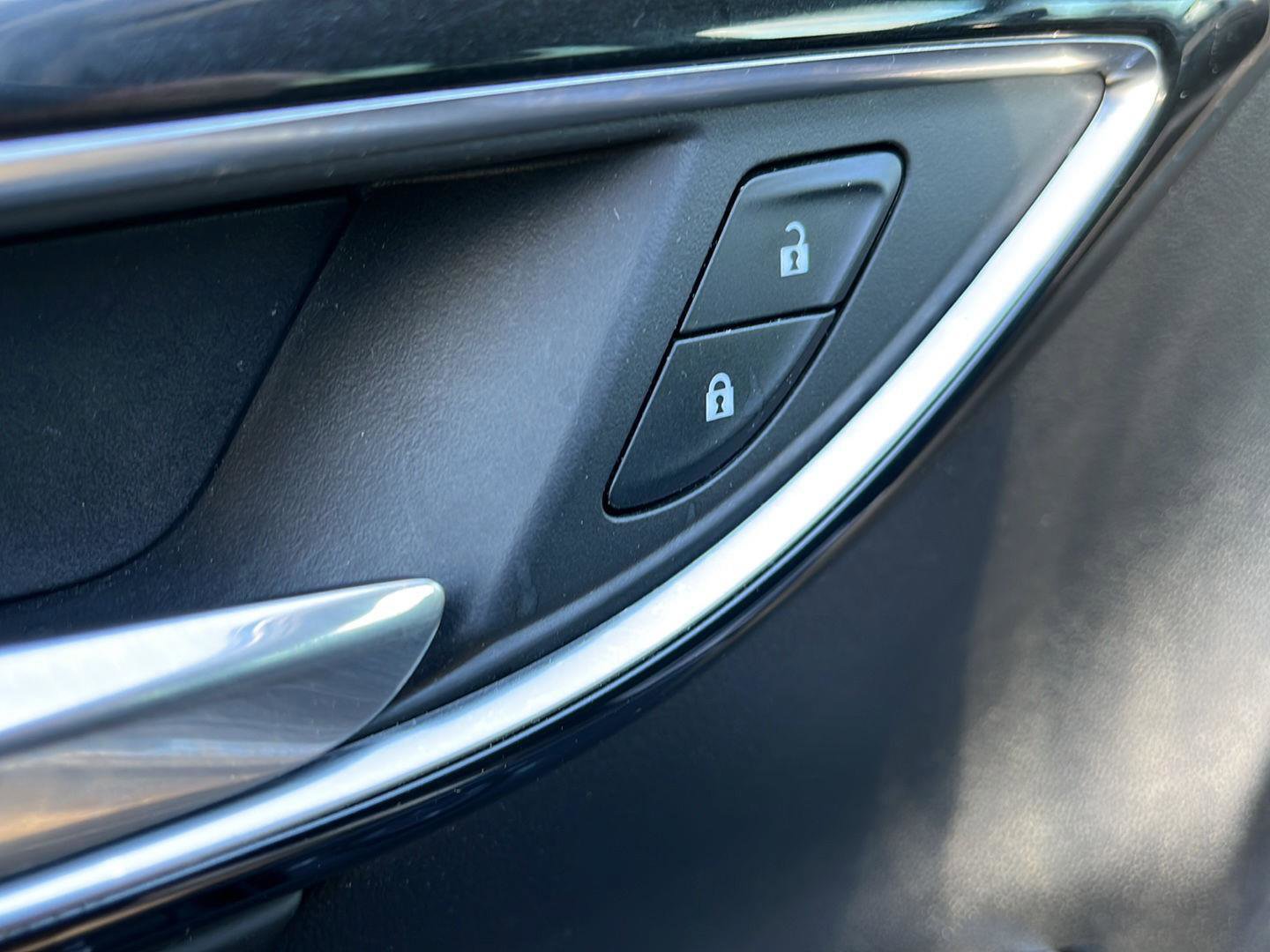 Used 2024 Buick Envision Preferred image 11