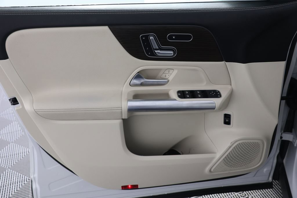 Used 2024 Mercedes-Benz GLA 250 4MATIC w/ Winter Heating Package image 25