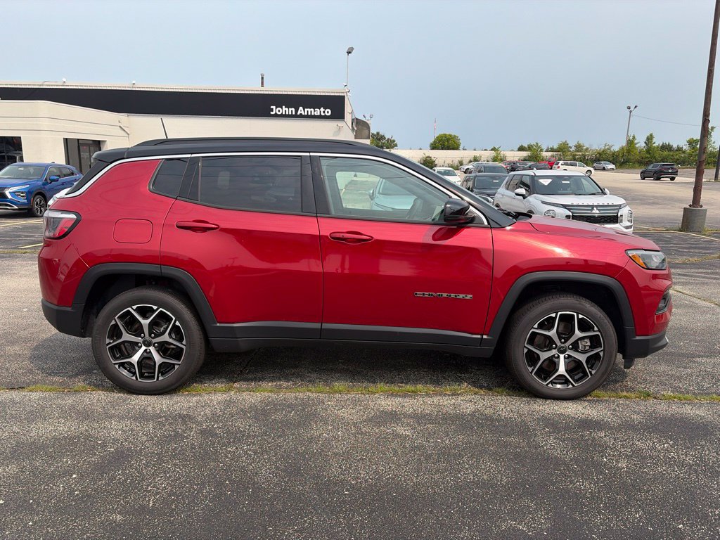 Used 2025 Jeep Compass Limited AWD/4WD image 7