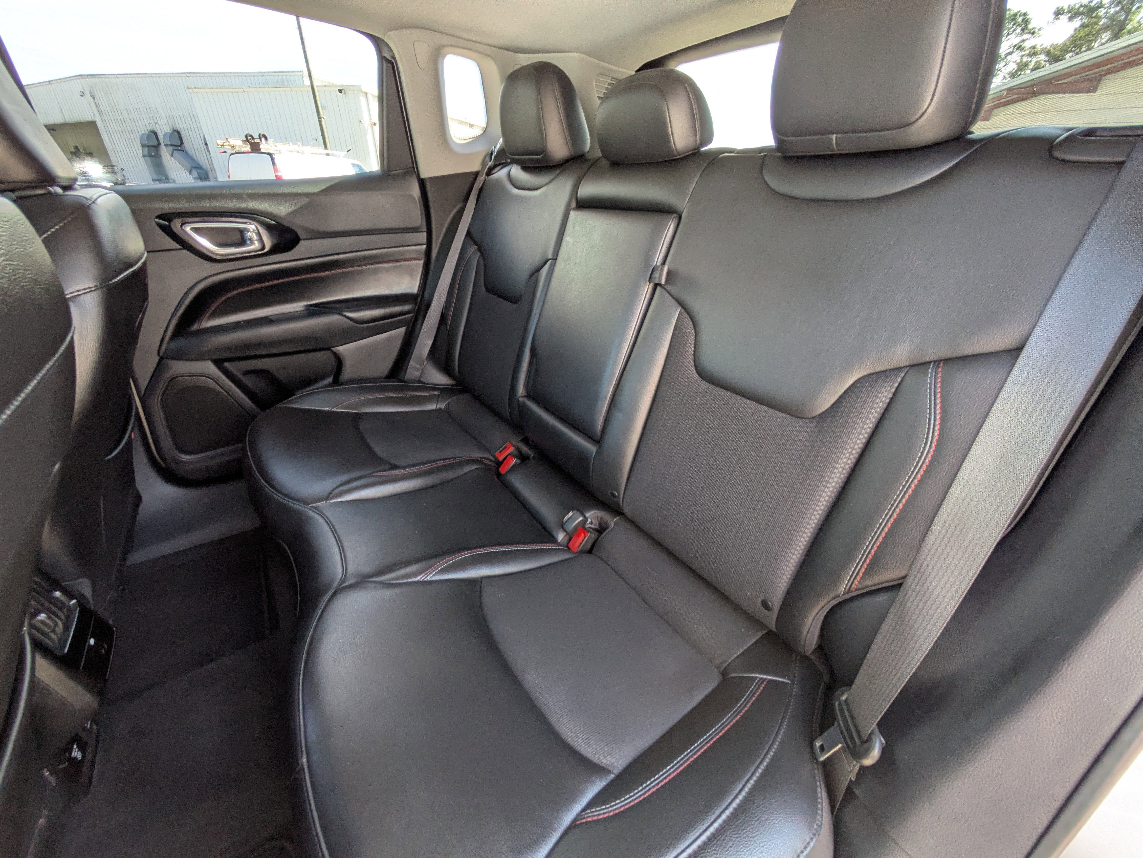 Used 2022 Jeep Compass Trailhawk w/ Trailhawk Convenience Group image 8