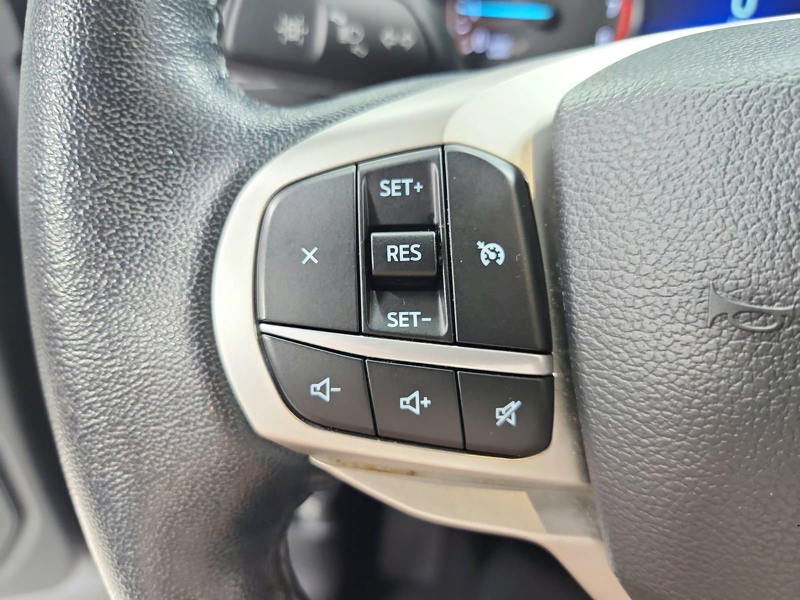 Used 2022 Ford Explorer XLT RWD image 26