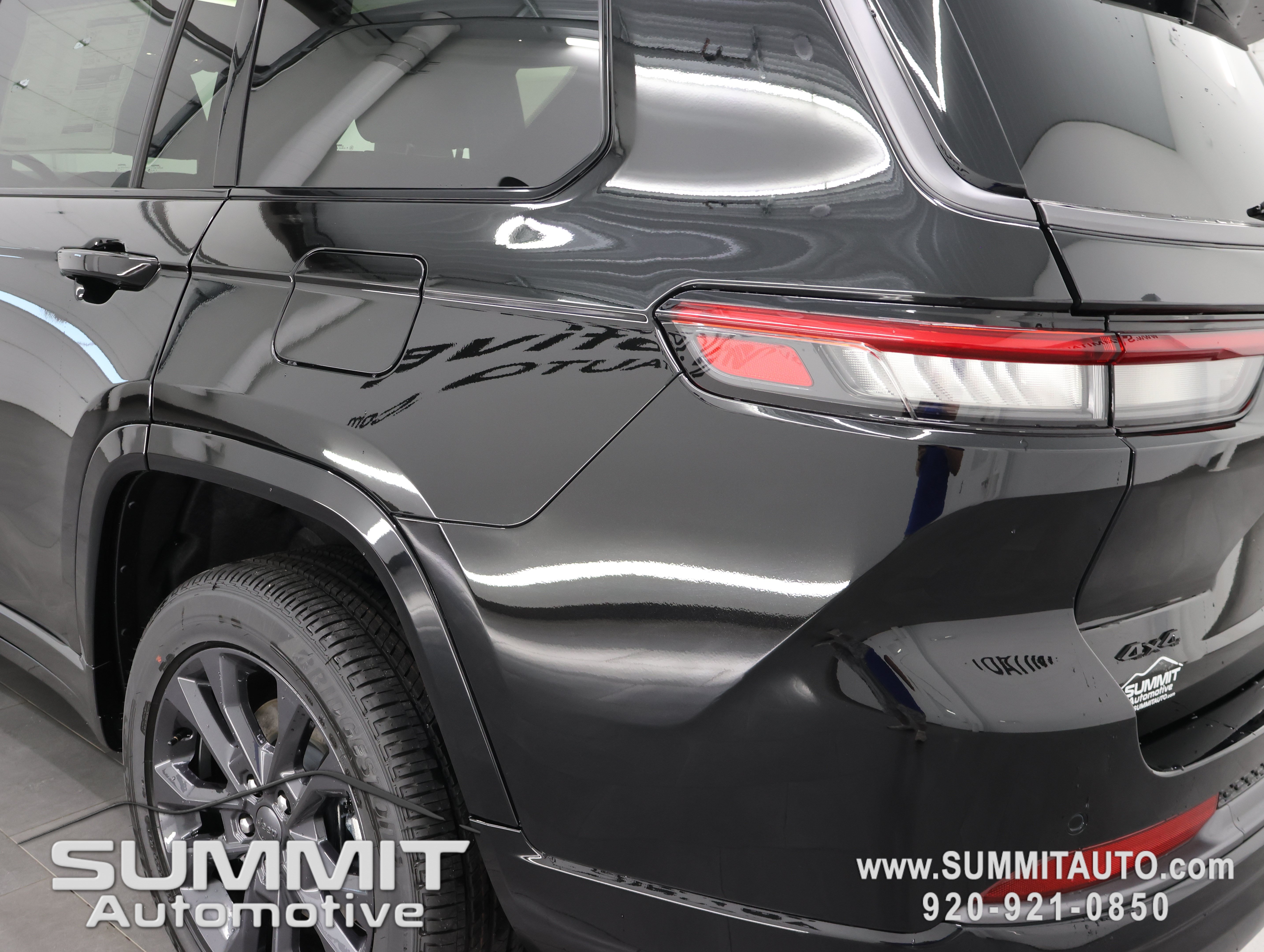 New 2026 Jeep Grand Cherokee L Limited AWD/4WD image 37