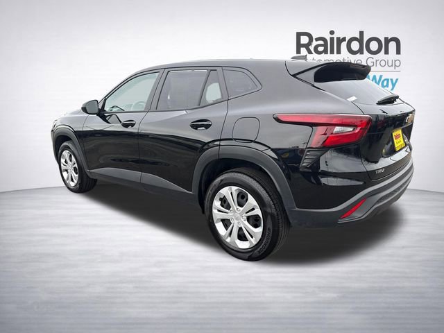 Used 2025 Chevrolet Trax LS image 5