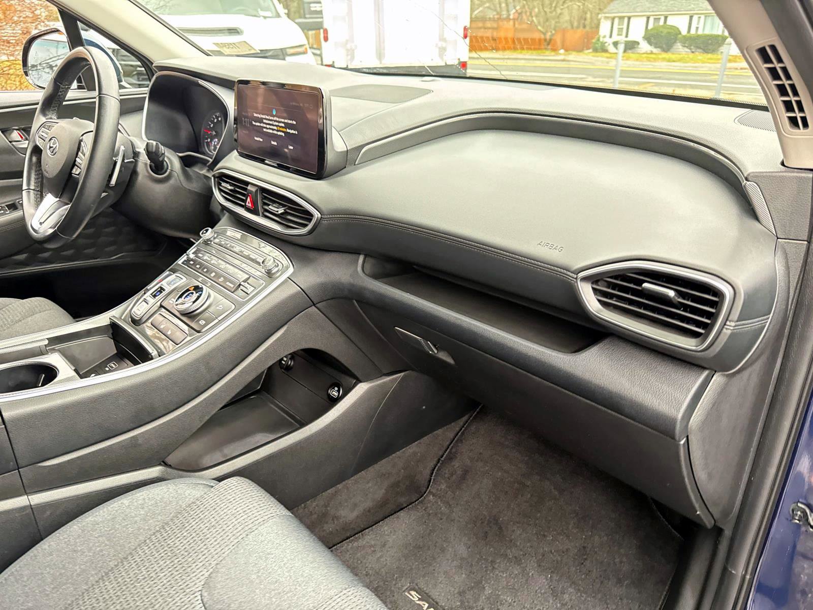 Used 2023 Hyundai Santa Fe SEL w/ Cargo Package image 7