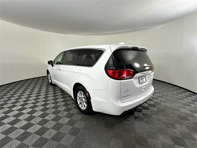 Certified 2017 Chrysler Pacifica Touring Plus image 10