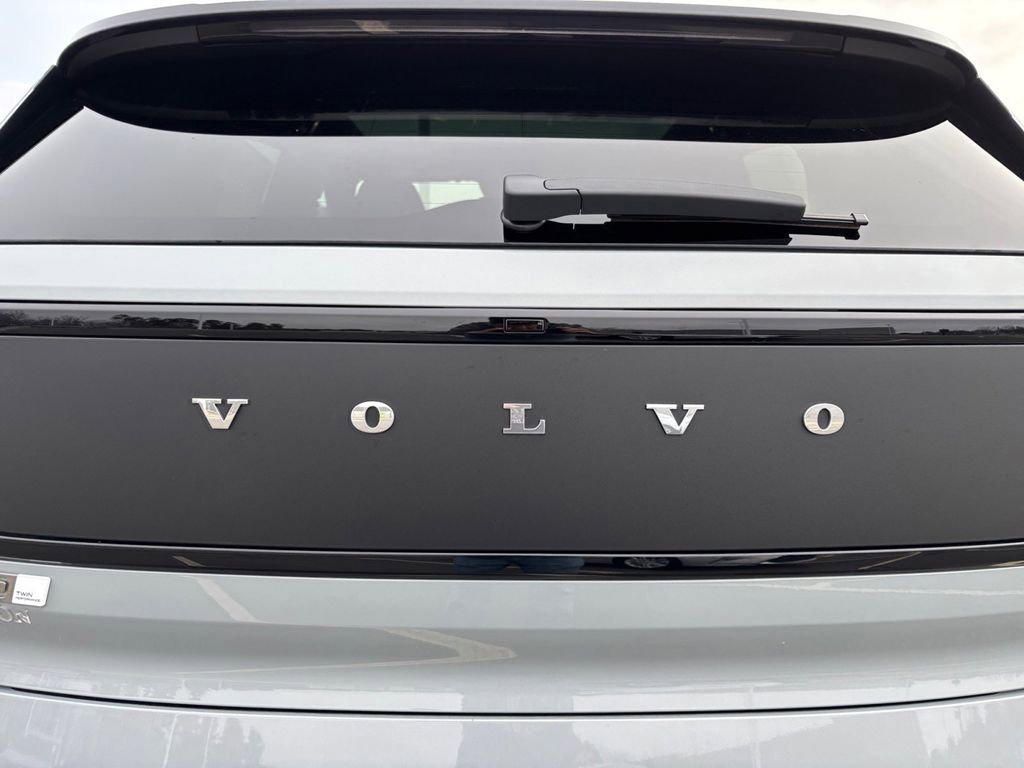 New 2026 Volvo EX30 Cross Country Ultra image 5
