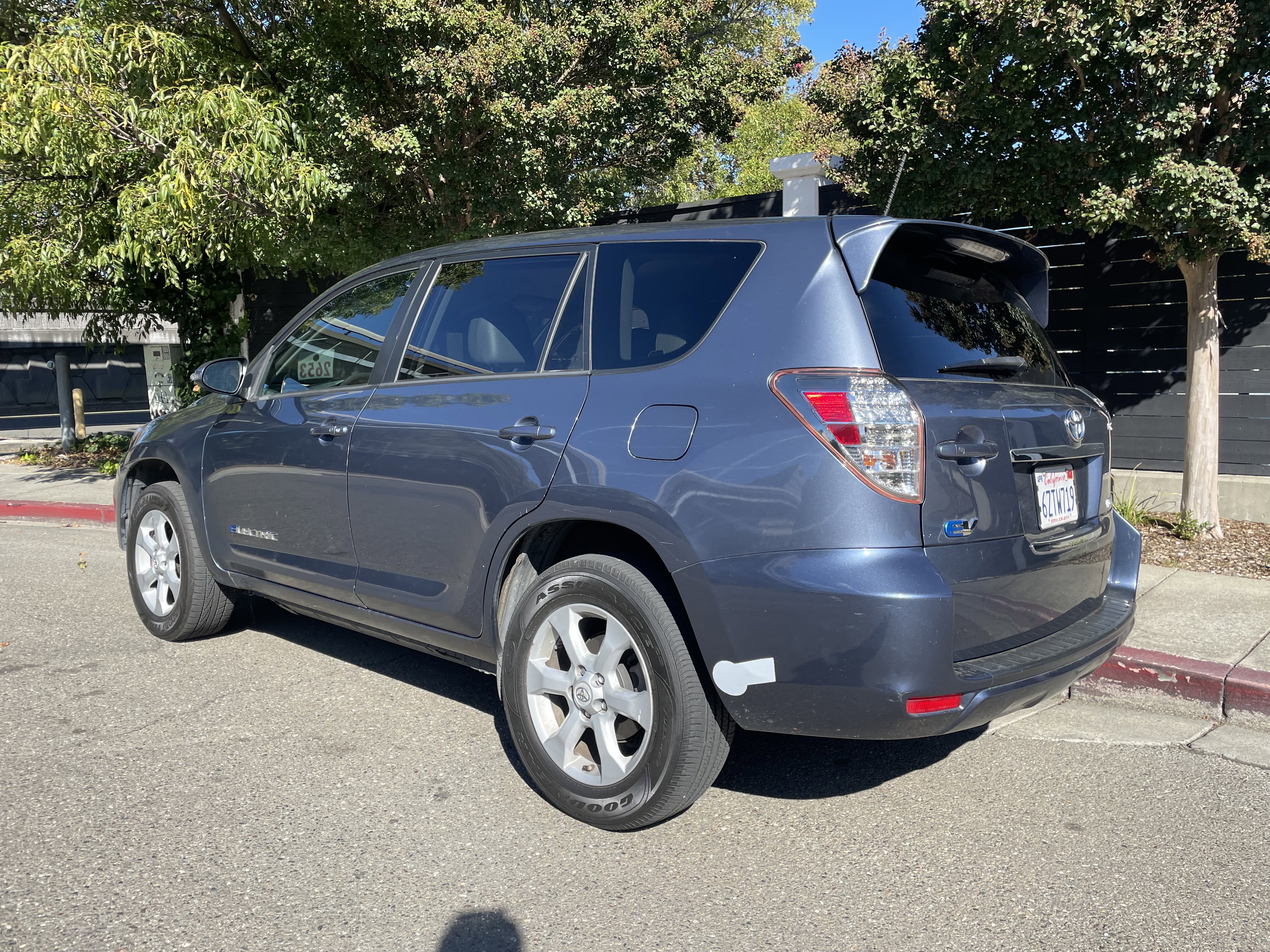 Used 2012 Toyota RAV4 EV image 7