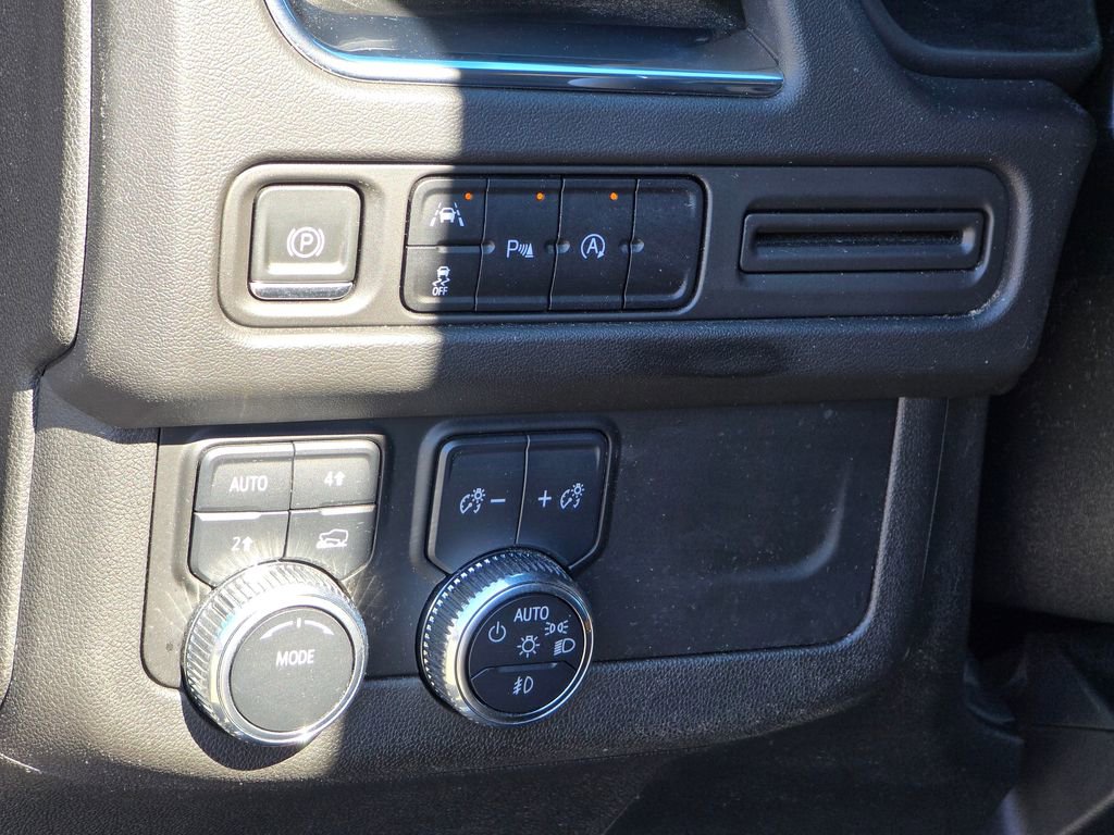 Certified 2023 GMC Yukon XL SLT image 38