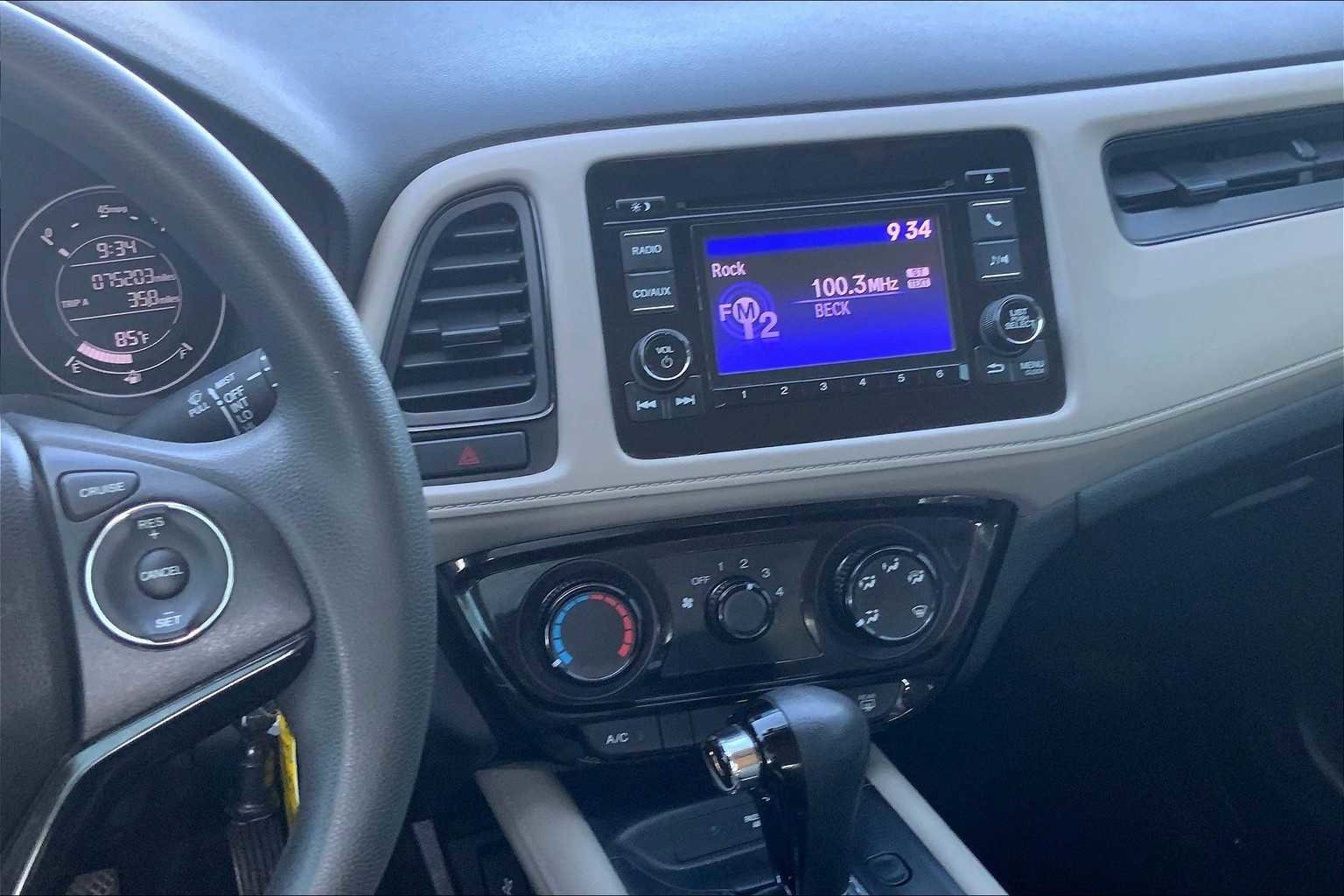Used 2018 Honda HR-V LX image 6