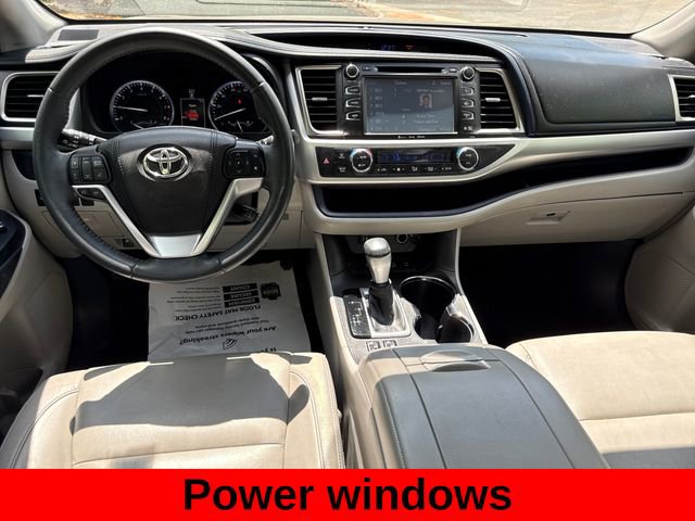 Used 2016 Toyota Highlander XLE image 25