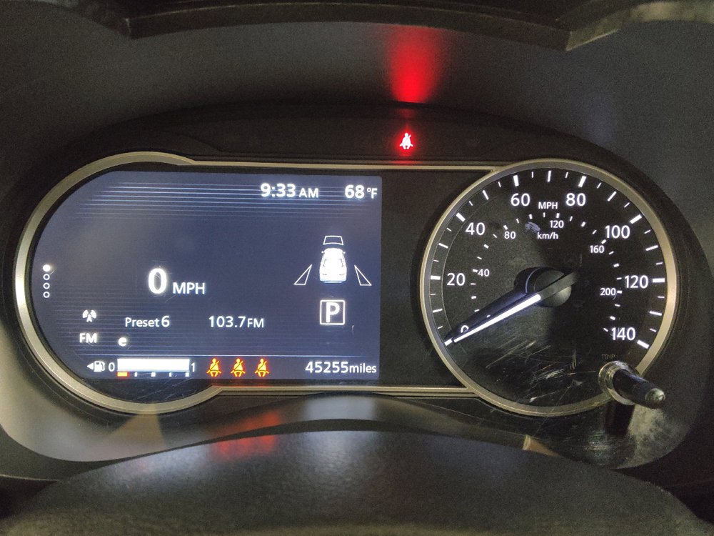 Used 2024 Nissan Versa SR FWD image 23