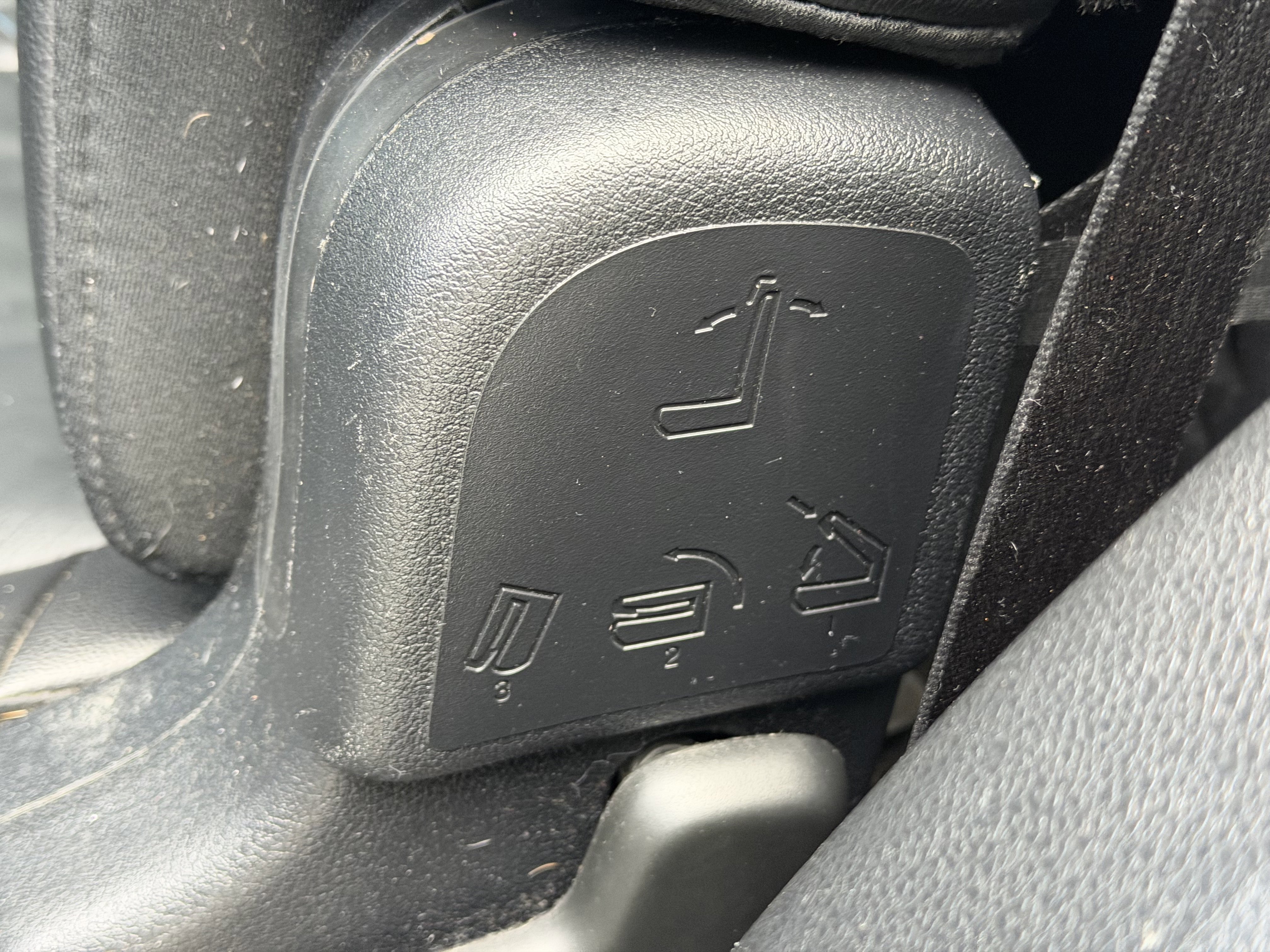 Used 2017 Ford Explorer XLT w/ Equipment Group 202A image 28