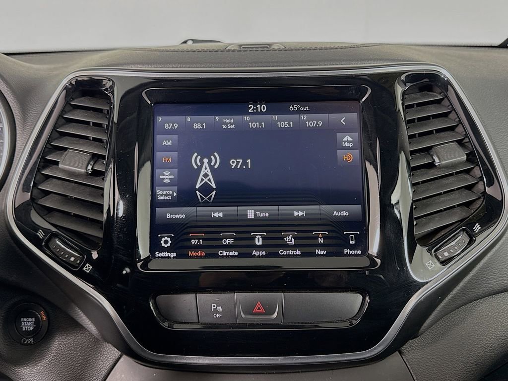 Used 2019 Jeep Cherokee Limited image 14