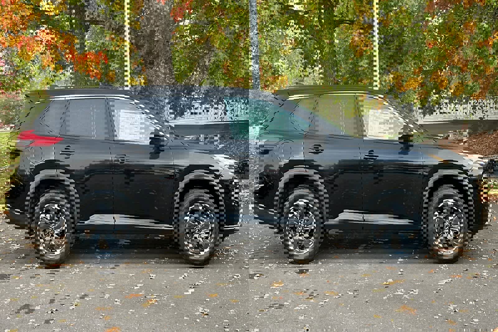 New 2026 Nissan Rogue SV image 8