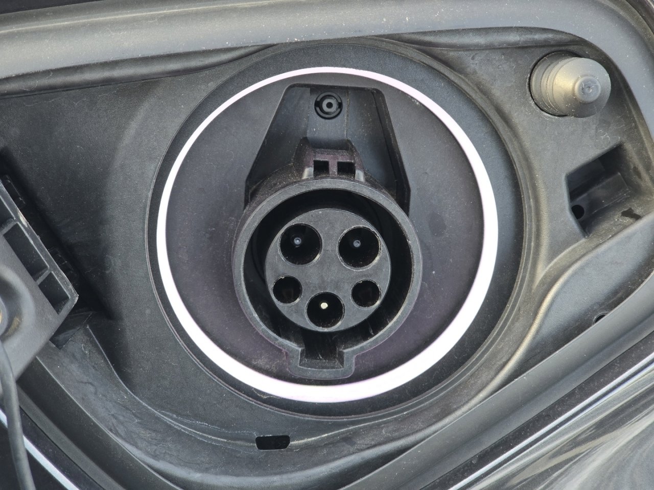 Used 2016 BMW i8 image 10