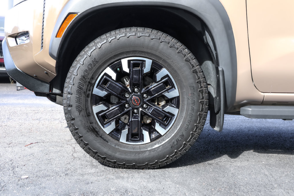 Used 2023 Nissan Frontier PRO-4X w/ Pro Convenience Package AWD/4WD image 18