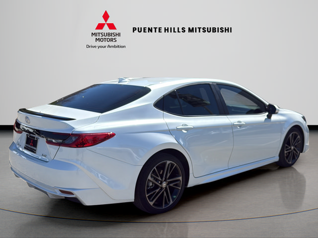 Used 2025 Toyota Camry XSE FWD image 5