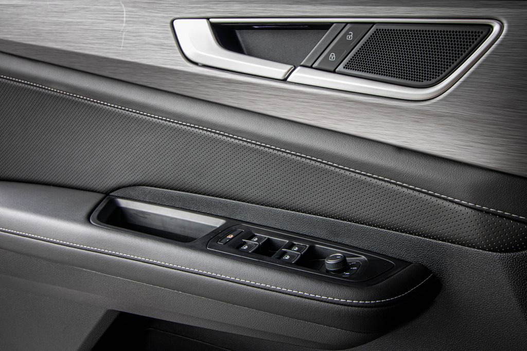 New 2026 Volkswagen Atlas Cross Sport SE FWD image 25