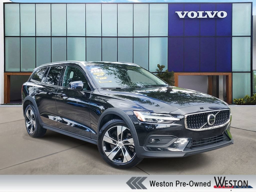 Certified 2024 Volvo V60 B5 Cross Country Plus AWD/4WD image 1