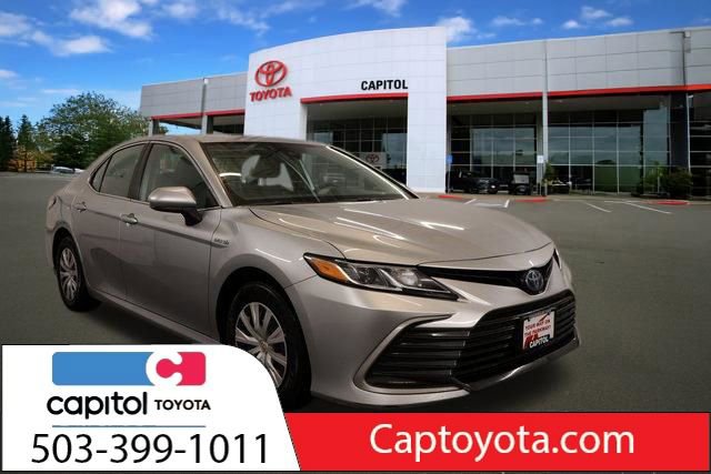 Used 2021 Toyota Camry LE image 1
