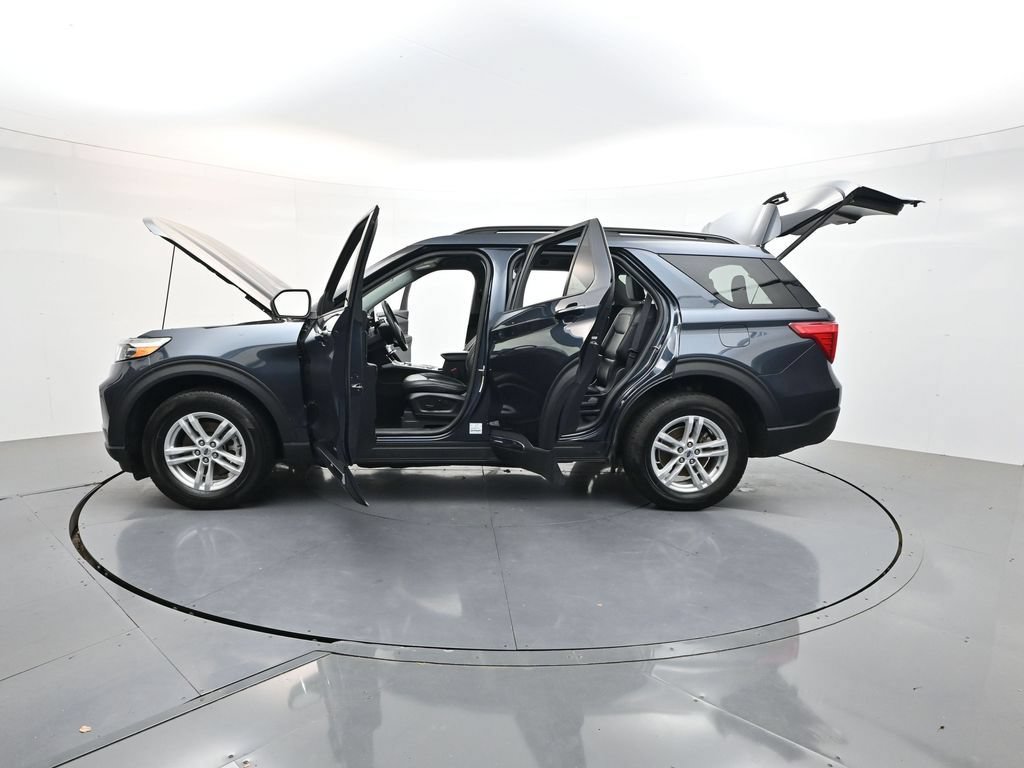 Used 2023 Ford Explorer XLT w/ Equipment Group 202A AWD/4WD image 60