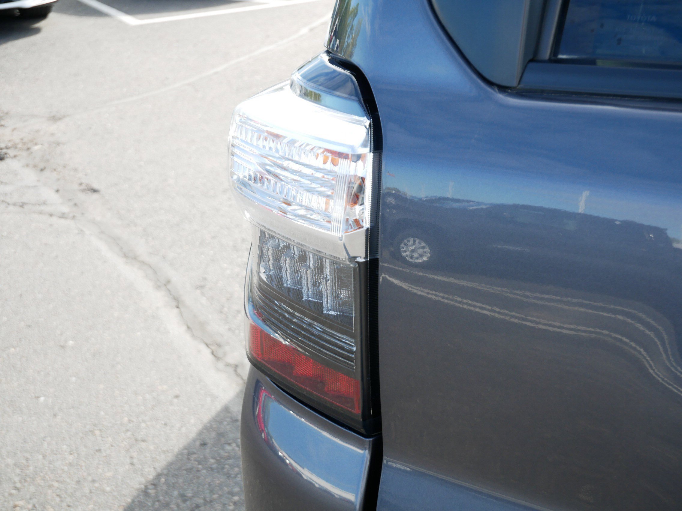 Used 2022 Toyota 4Runner Limited AWD/4WD image 17