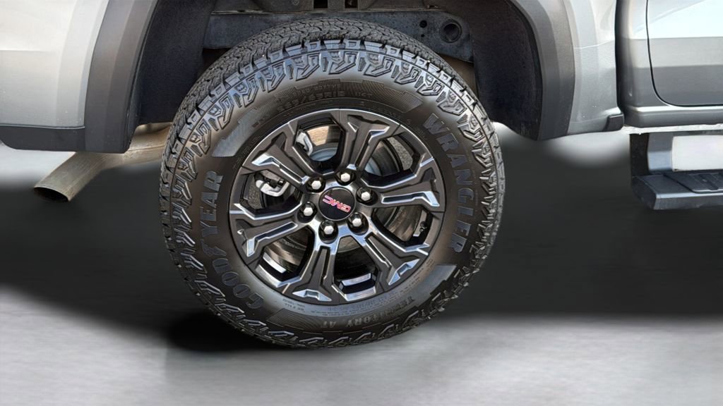 Used 2025 GMC Canyon Elevation AWD/4WD image 21