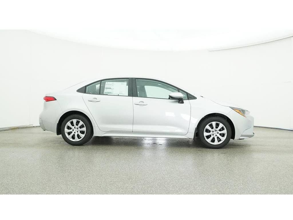 Used 2025 Toyota Corolla LE FWD image 32