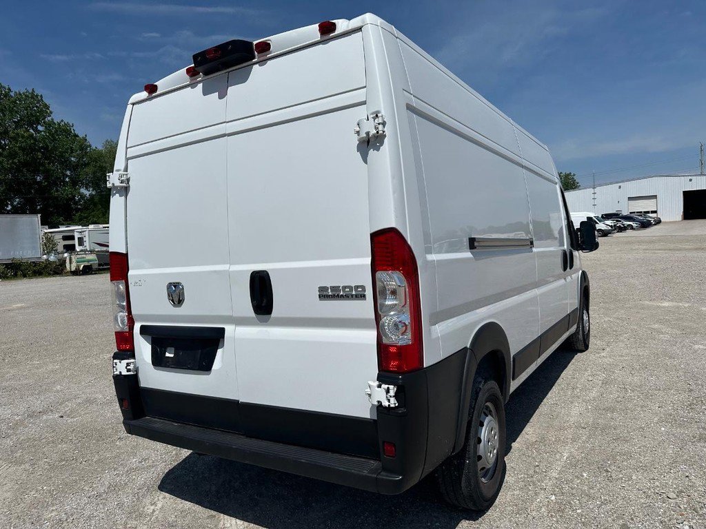 Used 2023 RAM ProMaster 2500 FWD image 4