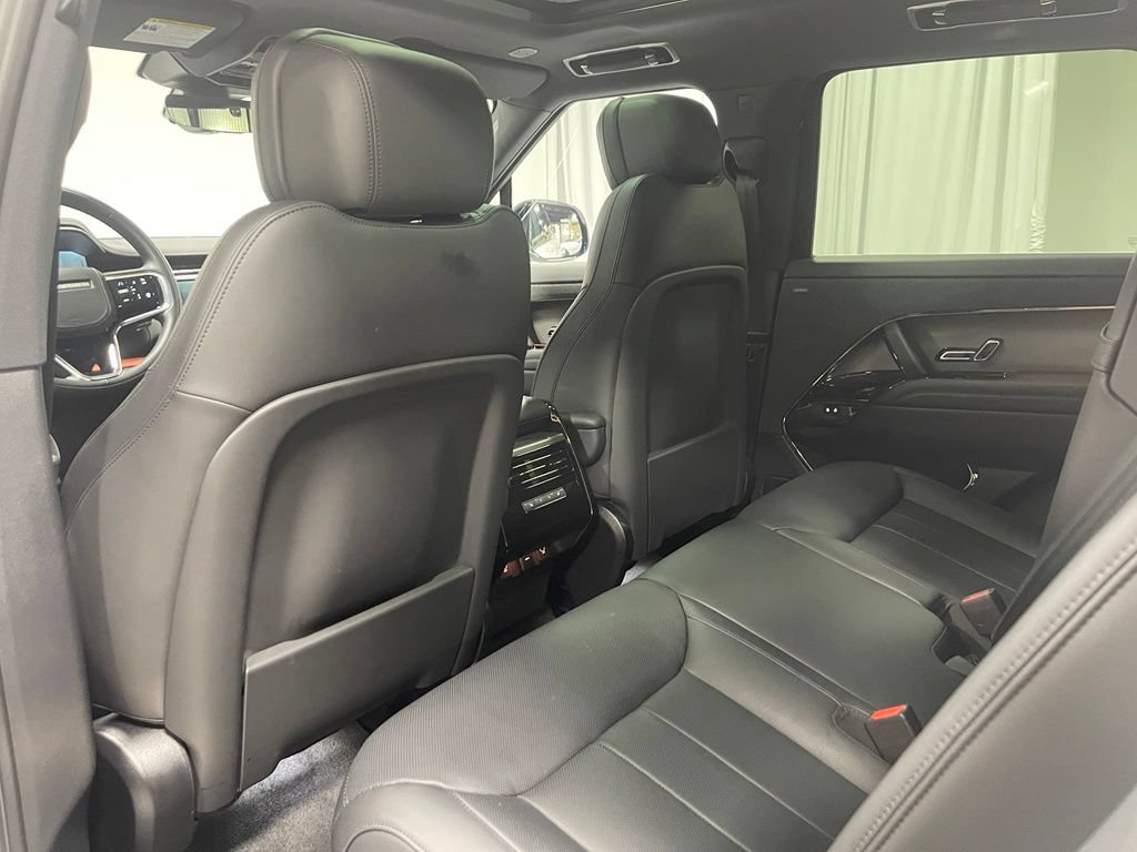 Used 2025 Land Rover Range Rover Sport SE AWD/4WD image 26