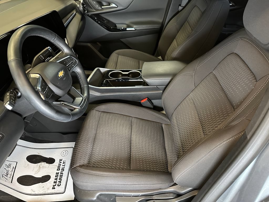 Used 2025 Chevrolet Equinox LT w/ Safety and Technology Package AWD/4WD image 21