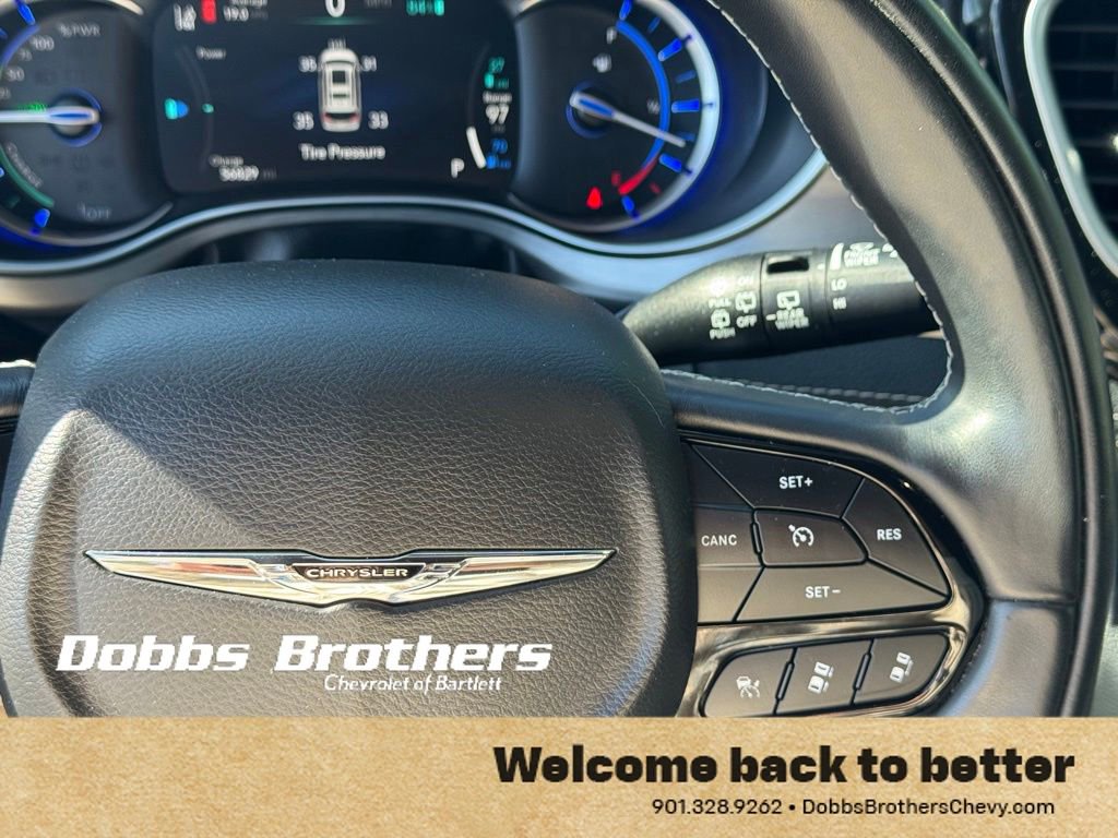 Used 2022 Chrysler Pacifica Limited w/ Uconnect Theater Family Group FWD image 17