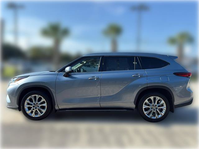 Used 2021 Toyota Highlander Limited FWD image 4