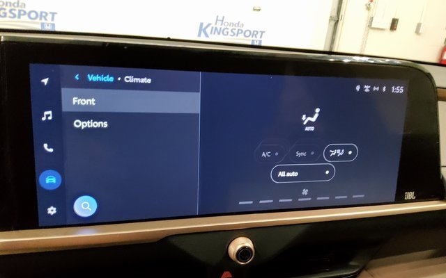 Used 2023 Toyota Crown Limited image 27