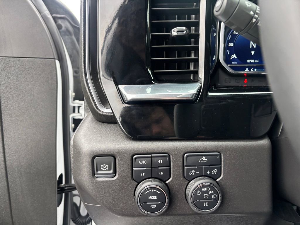 Used 2025 Chevrolet Silverado 1500 LT Trail Boss w/ Protection Package image 21