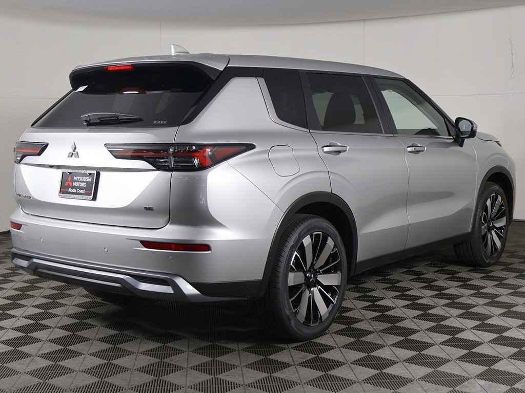 New 2026 Mitsubishi Outlander SE AWD/4WD image 12