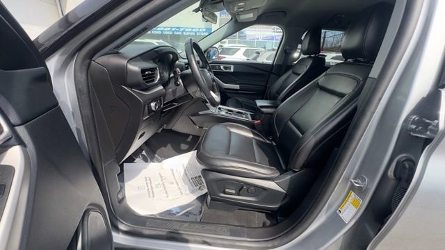 Certified 2022 Ford Explorer XLT w/ Equipment Group 202A AWD/4WD image 17