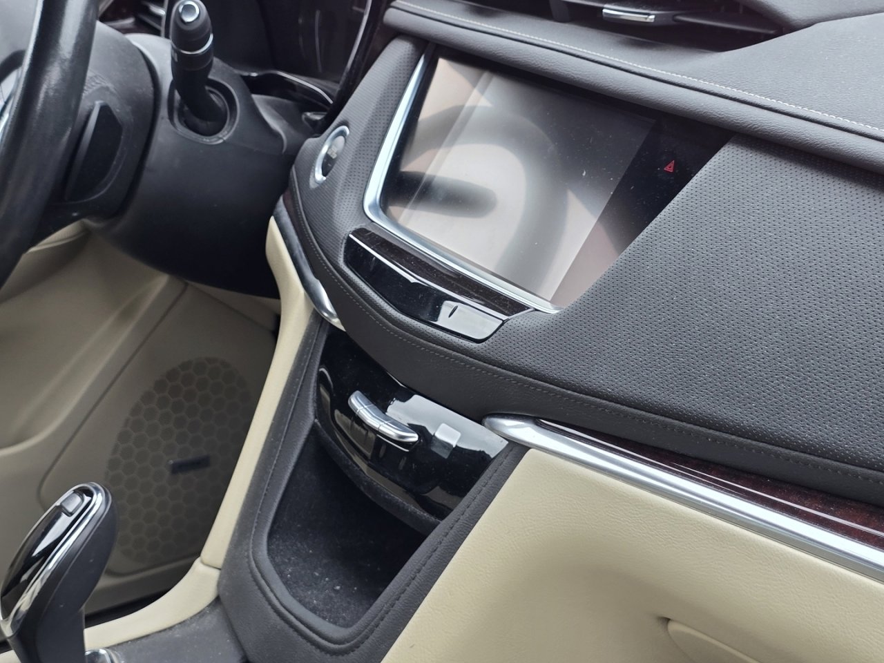 Used 2019 Cadillac XT5 Luxury image 16